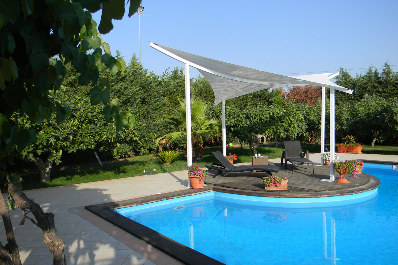 Serynis-Abris-de-terrasse-Vela-1---