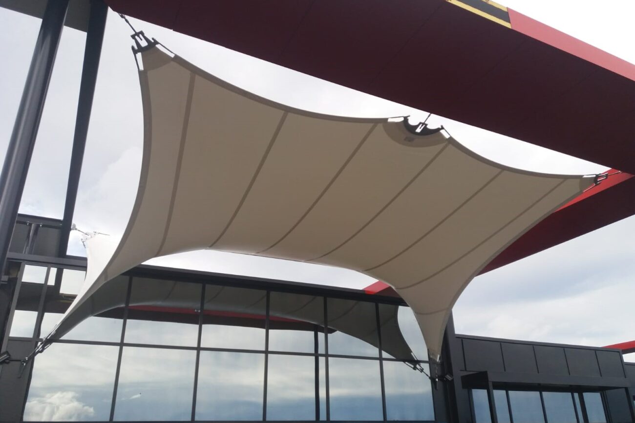 Serynis Voile d'ombrage double courbure Pro Sail 4